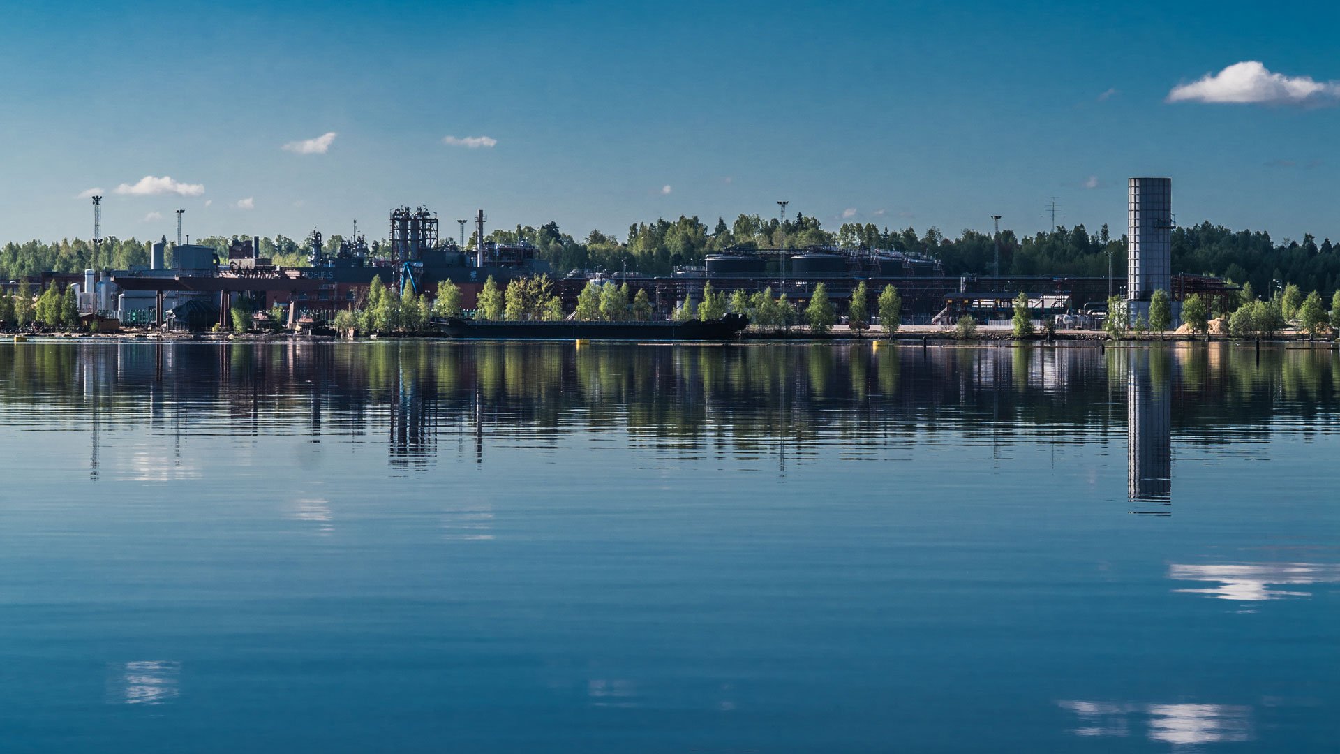 UPM Kaukas biojalostamo Saimaalta käsin