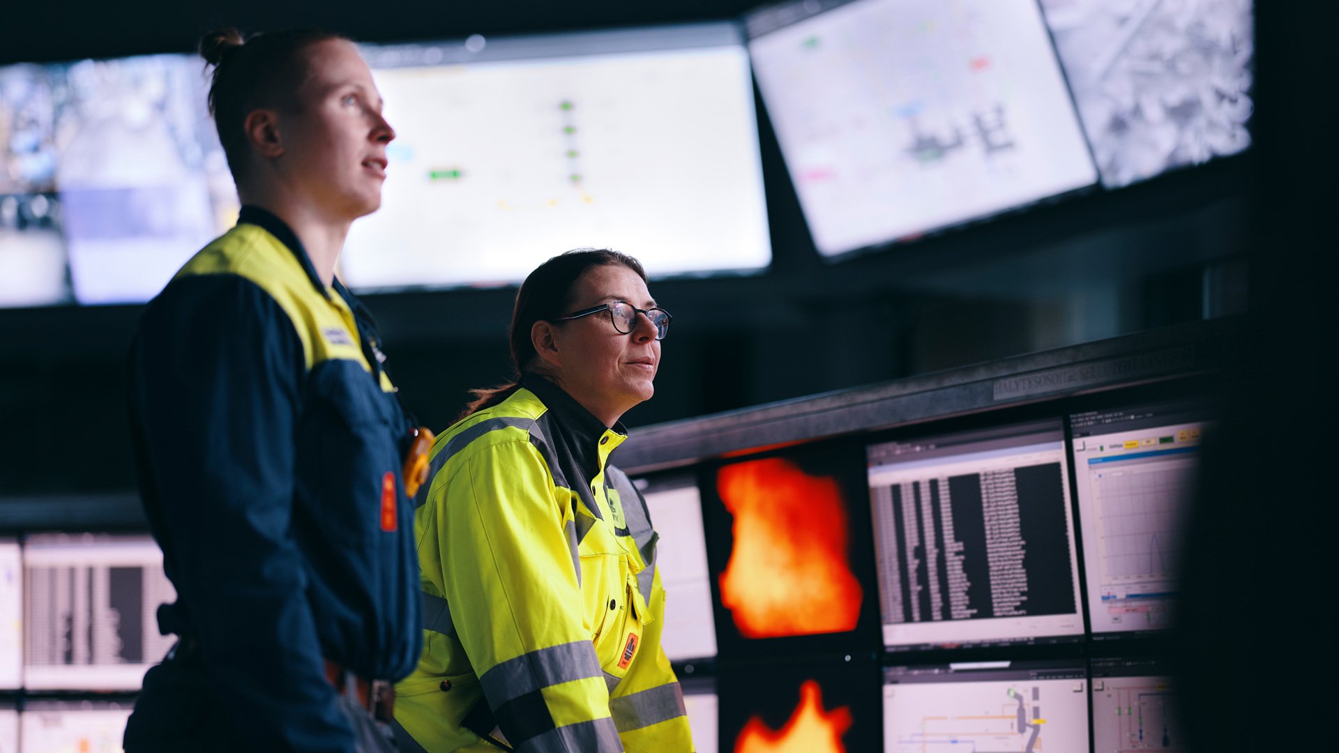 upm_kaukas_pulp_mill_control_room_1920x1080.jpg